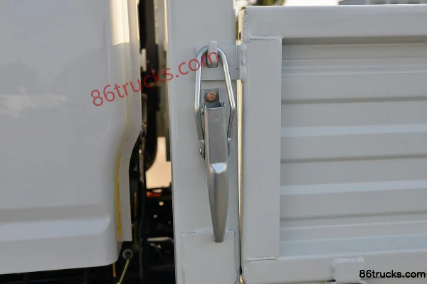 JMC Shunda narrow body 122hp 4X2(6 wheels) 3.3m single row flatbed light truck (China VI) (3) | 86Trucks