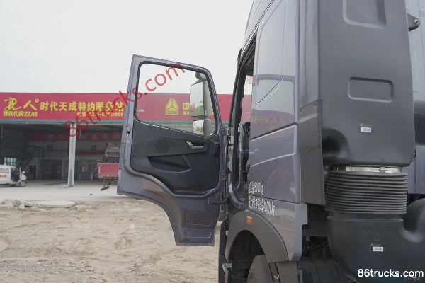 Sinotruk HOWO TH7 Heavy Truck 480 hp 6X4(10 wheels) Tractor Truck Cab (1) | 86Trucks