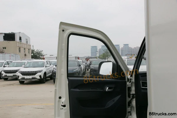 Foton Xiangling V3 Luxury Type 1.6L 122hp 4X2(6 wheels) Gasoline 3.7m Single Row Van Mini Truck Cab (2) | 86Trucks