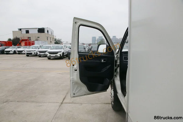 Foton Xiangling V3 Luxury Type 1.6L 122hp 4X2(6 wheels) Gasoline 3.7m Single Row Van Mini Truck Cab (1) | 86Trucks