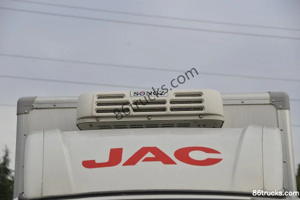 JAC Kaida X5 120 hp 4X2(6 wheels) 3.5m Refrigerated Truck (China VI) Body (1) | 86Trucks