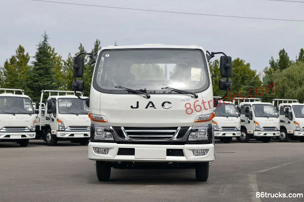 JAC Junling V5 140hp 4X2(6 wheels) 3.37m half-cab flatbed light truck Exterior (2) | 86Trucks