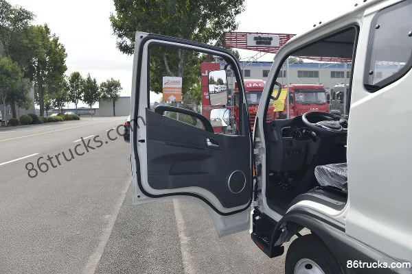 JAC Junling V5 140hp 4X2(6 wheels) 3.37m half-cab flatbed light truck (1) | 86Trucks