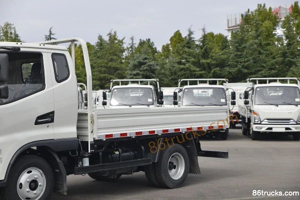 JAC Junling V5 140hp 4X2(6 wheels) 3.37m half-cab flatbed light truck Body (1) | 86Trucks