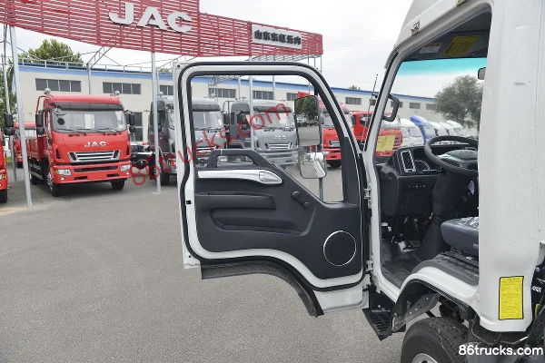 JAC Kangling H3 95 hp 4X2(6 wheels) 3.7 m Single Row Box Light Truck (China VI) Cab (1) | 86Trucks
