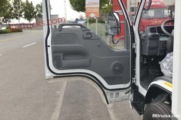 Qingling Isuzu 100P 120 hp 4X2(6 wheels) 4.25m single row van light truck (China VI) Cab (2) | 86Trucks