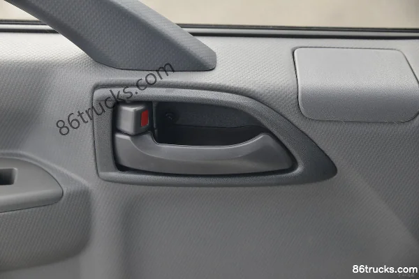 Qingling Lingka Standard Load 160hp 4X2(6 wheels) 4.13m Single-row Cab Van Light Truck (New Interior) (3) | 86Trucks