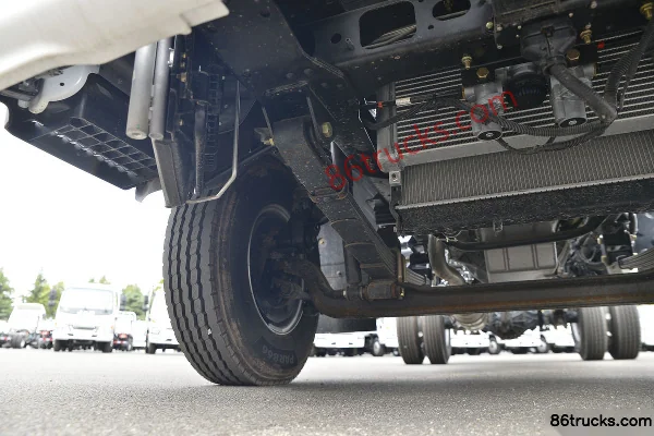 Qingling Lingka Standard Load 160hp 4X2(6 wheels) 4.13m Single-row Cab Van Light Truck (New Interior) Chassis (2) | 86Trucks