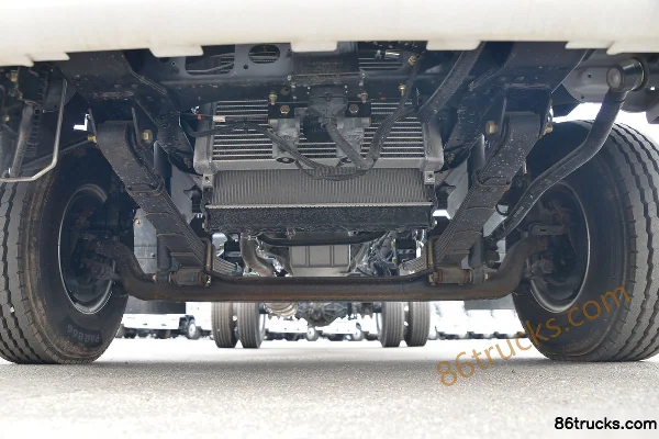 Qingling Lingka Standard Load 160hp 4X2(6 wheels) 4.13m Single-row Cab Van Light Truck (New Interior) Chassis (1) | 86Trucks