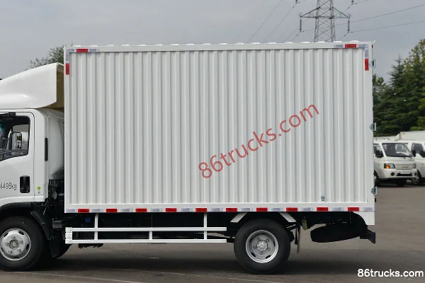 Qingling Isuzu KV100 120 hp 4X2(6 wheels) 4.13m Single Row Van Light Truck (China VI) Body (2) | 86Trucks