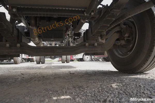 JAC Dewos Q9 220 ch 4X2(6 roues) 8,2 m camion porteur fourgon (China VI) Châssis (3) | 86Trucks