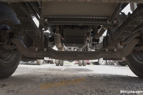 JAC Dewos Q9 220 ch 4X2(6 roues) 8,2 m camion porteur fourgon (China VI) Châssis (1) | 86Trucks