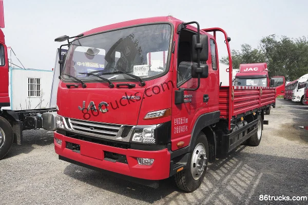 JAC Dewos V8 170 hp 4X2(6 wheels) 5.48m Cab Chassis Cargo Truck (China VI) Exterior (3) | 86Trucks