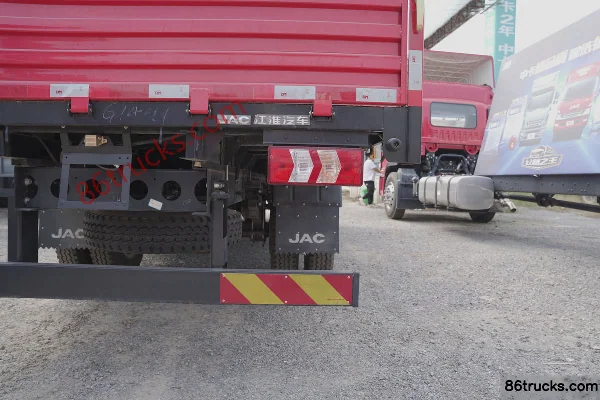 JAC Dewos V8 170 hp 4X2(6 wheels) 5.48m Cab Chassis Cargo Truck (China VI) Body (2) | 86Trucks