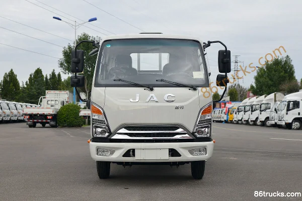 JAC Kangling J3 135hp 4X2(6 wheels) 3.37m Semi-row Flatbed Light Truck (China VI) Exterior (2) | 86Trucks