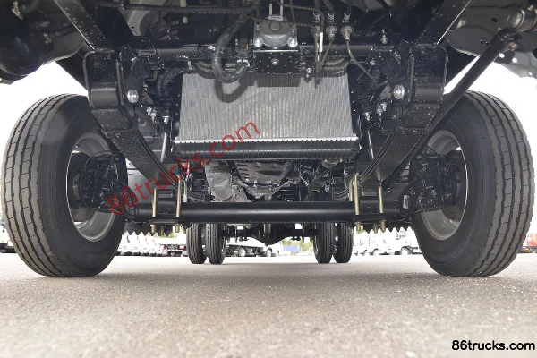 JAC Kangling J3 135hp 4X2(6 wheels) 3.37m Semi-row Flatbed Light Truck (China VI) Chassis (1) | 86Trucks