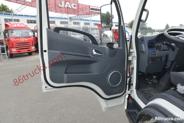 JAC Shuailing E Medium 130 hp 4X2(6 wheels) 4.22m Single-row Cage Light Truck (China VI) Cab (2) | 86Trucks