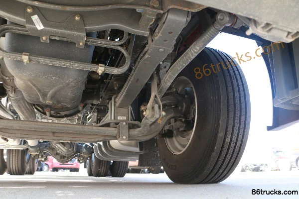 Sinotruk HOWO T7H heavy truck 440 hp 6X4(10 wheels) tractor truck (12-speed) Chassis (3) | 86Trucks