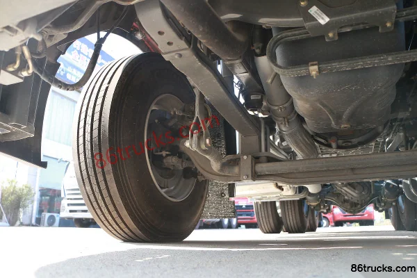 Sinotruk HOWO T7H heavy truck 440 hp 6X4(10 wheels) tractor truck (12-speed) Chassis (2) | 86Trucks