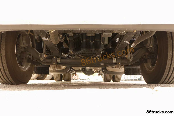 Dongfeng Liuqi Chenglong H7 Heavy Truck 3.0 Version 520 hp 4X2(6 wheels) AMT Automatic Tractor Truck (China VI) Chassis (1) | 86Trucks
