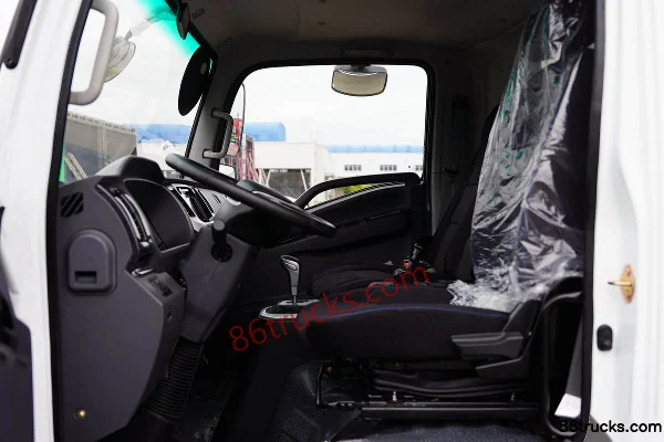 NanJun Ruijie D30G 4.1m Single Row Pure Electric Van Light Truck 98.04kWh 4X2(6 wheels) Interior (2) | 86Trucks