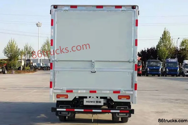 Sinotruk HOWO Xiaoshuai 130 hp 4X2(6 wheels) 3.95m Single Row Sales Truck Exterior (3) | 86Trucks