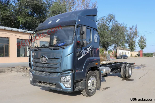 FAW Jiefang Qingdao JK6 Medium Truck 220 hp 4X2(6 wheels) 6.75m Stake Truck (China VI)(378 rear axle) Exterior (3) | 86Trucks