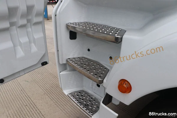 Sinotruk Sitrak G7 Heavy Truck 460hp 6X4(10 wheels) LNG hazardous material tractor truck (China VI) Cab (2) | 86Trucks