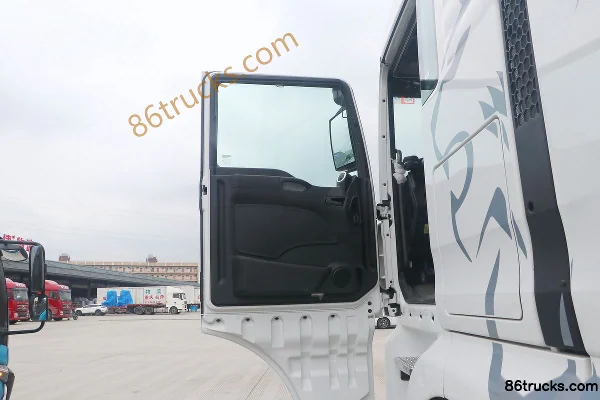 Sinotruk Sitrak G7 Heavy Truck 460hp 6X4(10 wheels) LNG hazardous material tractor truck (China VI) Cab (1) | 86Trucks