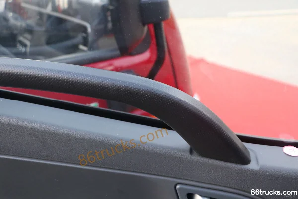 JAC Junling V5 132hp 4X2(6 wheels) 4.22m Single Row Flatbed Light Truck (China VI) Cab (2) | 86Trucks