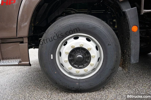 FAW Jiefang Qingdao JH6 Heavy Truck 320hp 6X2(8 wheels) 7.7m Stake Cargo Truck (Axle Ratio 4.444) Chassis (2) | 86Trucks