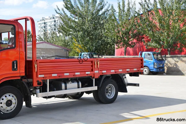 SHACMAN Light Truck Delong K5000 Luxe 130 ch 4X2(6 roues) 4,18 m camion léger plateau à cabine simple avec boîte automatique AMT (China VI)