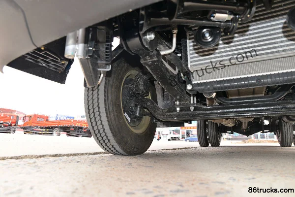 Feidi W5 160hp 4X2(6 wheels) 4.18m Single Row Flatbed Light Truck Chassis (2) | 86Trucks