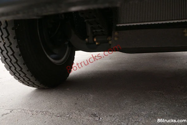 Dongfeng Duolika D7 Ruineng Edition 190 hp 4X2(6 wheels) 5.18m Crew Cab Flatbed Light Truck (Yuchai) (China VI) Chassis (3) | 86Trucks