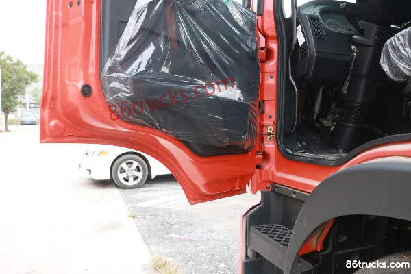 Dongfeng Duolika D9 180 ch 4X2(6 roues) 6.8 m camion porteur à ridelles Cabine (1) | 86Trucks
