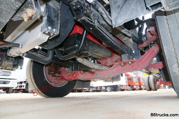 Dongfeng Duolika D9K 220 hp 4X2(6 wheels) 8.6m Van Cargo Truck (Beijing VI) Chassis (3) | 86Trucks