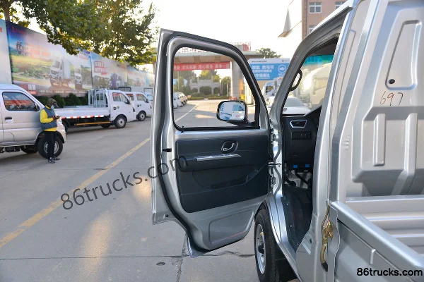 Dongfeng T3 (formerly Xiaobawang W) 1.5L 113 hp 4X2(6 wheels) 2.7m single-row flatbed light truck (China VI) (with A/C) (single rear tire) C