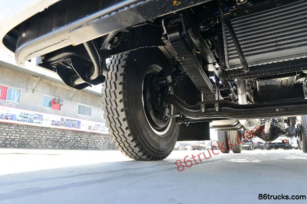 Foton Aulin New Jiyun 200 hp 4X2(6 wheels) 5.25m Semi-row Grille Van Cargo Truck (China VI) Chassis (2) | 86Trucks