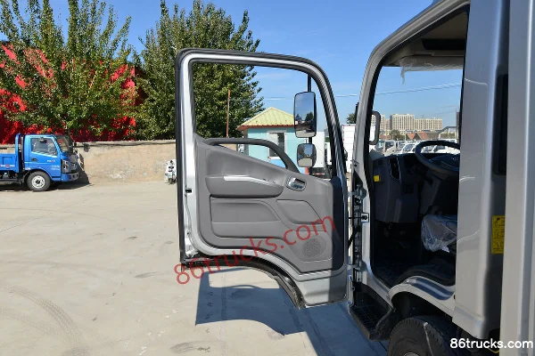 Foton Aoling Supersonic 158 hp 4X2(6 wheels) 4.14m Single Row Box Light Truck (China VI) Cab (1) | 86Trucks