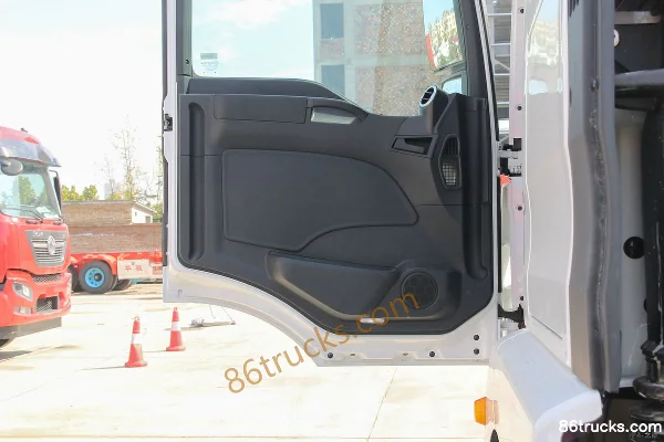 Sinotruk Sitrak G5 camion lourd 290 ch 4X2(6 roues) camion porteur fourgon 9,6 m (China VI) Cabine (2) | 86Trucks