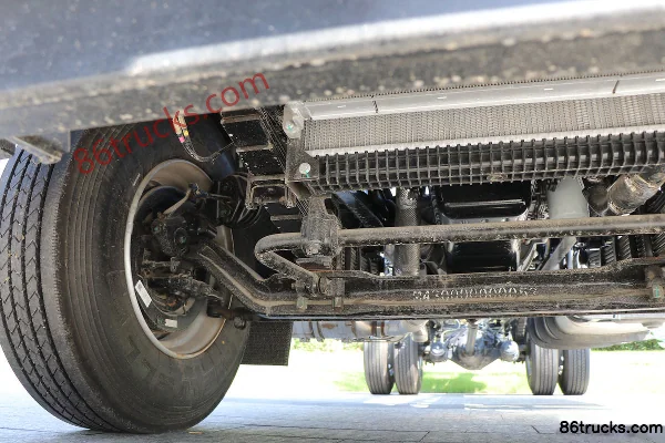 Foton Aoling Dahuangfeng version montagne 245 ch 4X2(6 roues) camion porteur 6,8 m cabine approfondie fourgon (toit plat) Châssis (2) | 86Tr