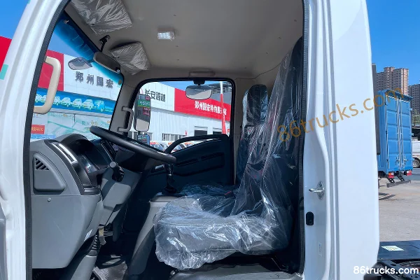 SHACMAN Light Truck Delong K3000 4.18m Pure Electric Van Cargo Truck 98.04kWh 4X2(6 wheels) Interior (2) | 86Trucks
