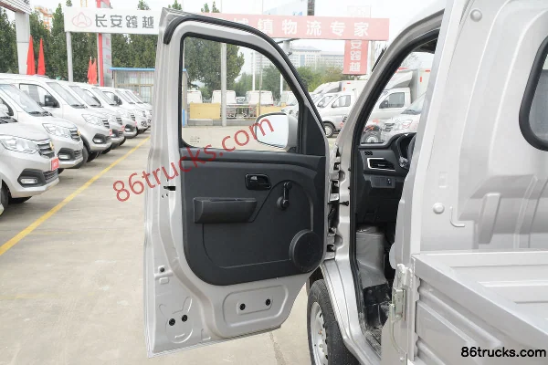 Changan Kuayue Wang X1 1.3L Gasoline 91 hp 4X2(6 wheels) 2.6 meters Single Row Flatbed Micro Truck (Single Rear Wheel) (China VI) Cab (2)