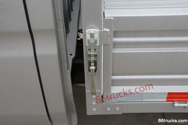 Changan Kuayue Wang X1 1.3L Gasoline 91 hp 4X2(6 wheels) 2.6 meters Single Row Flatbed Micro Truck (Single Rear Wheel) (China VI) Body (1)