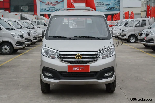 Changan Kuayue Xinbao T3 Comfort Edition 1.5L Gasoline 112hp 4X2(6 wheels) 2.52m Double Row Flatbed Truck (Single Rear Wheel) Exterior (2)