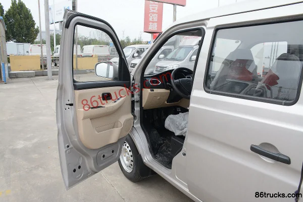 Changan Kuayue Xinbao T3 Comfort Edition 1.5L Gasoline 112hp 4X2(6 wheels) 2.52m Double Row Flatbed Truck (Single Rear Wheel) Cab (1) | 86Tr