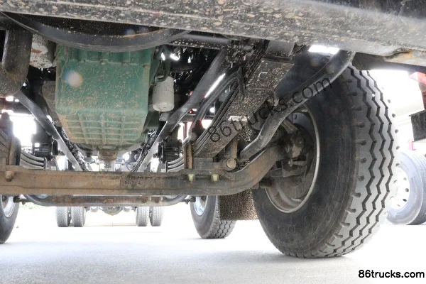 FAW Jiefang Qingdao JH6 Heavy Truck Leading Edition 2.0 290 hp 6X2(8 wheels) 9.5 m Stake Truck (China VI) (435 Rear Axle) Chassis (3) | 86Tr