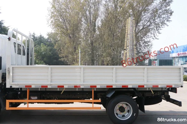 JMC Kaiyun version robuste large standard 122 ch 4X2(6 roues) 4,1 m camion léger à plateau à ridelles simple cabine (China VI) Carrosserie (