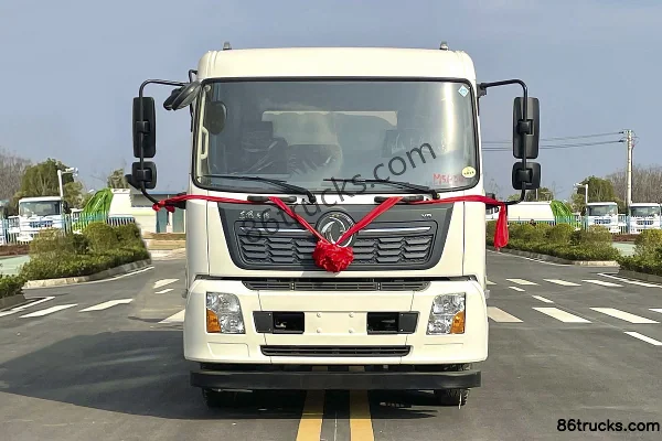 Dongfeng Commercial Vehicle Tianjin VR 195 hp 4X2(6 wheels) Green Sprinkler Truck (Dali brand) Exterior (2) | 86Trucks