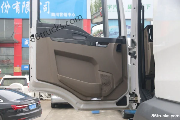 SHACMAN Delong M3000S 350 hp 8X4(12 wheels) 7.79 m³ concrete mixer truck (China VI) (Lingyu brand) Cab (2) | 86Trucks